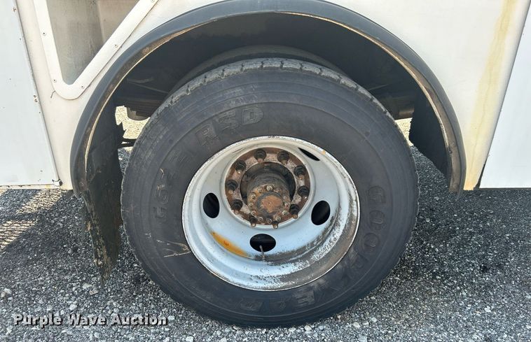 image for item KW9087 2007 Chevrolet C7500  utility / service truck