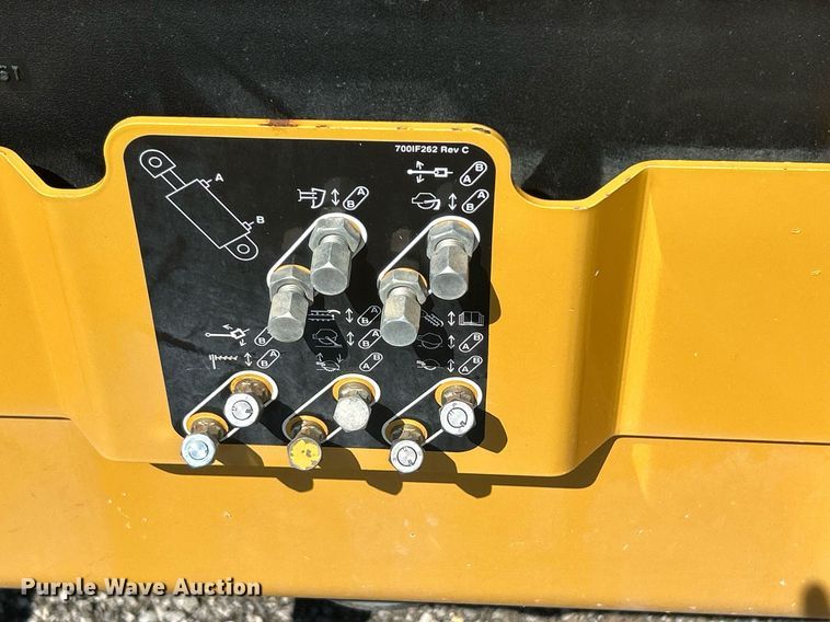 image for item KW9088 2015 Vermeer RTX750  trencher