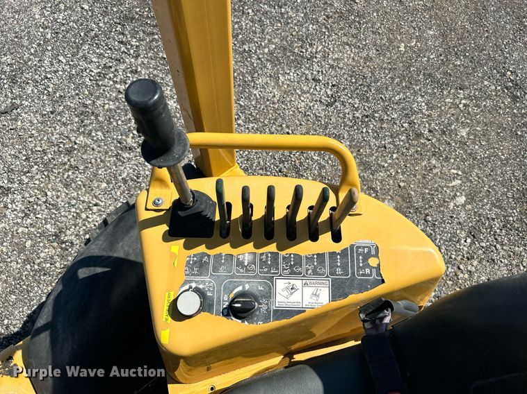 image for item KW9088 2015 Vermeer RTX750  trencher