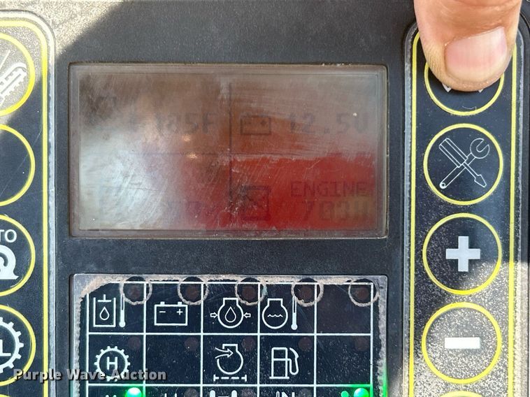 image for item KW9088 2015 Vermeer RTX750  trencher