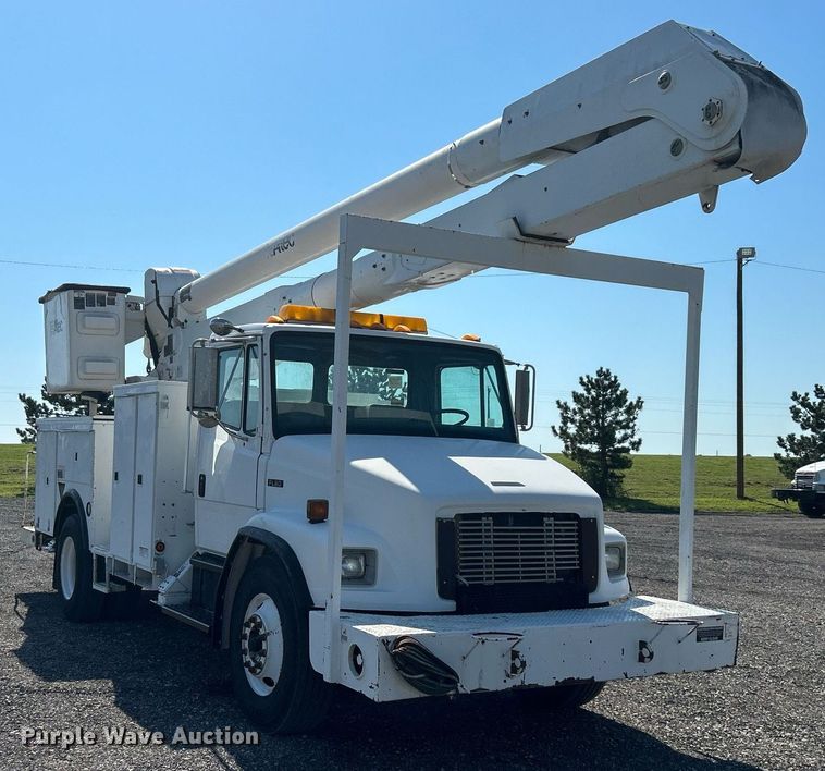image for item KW9089 2003 Freightliner FL80  bucket truck