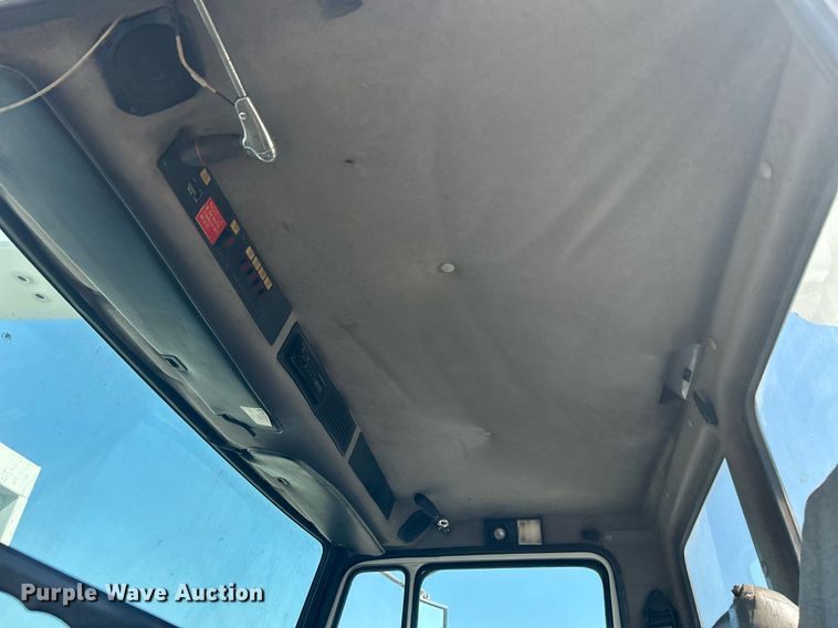 image for item KW9089 2003 Freightliner FL80  bucket truck