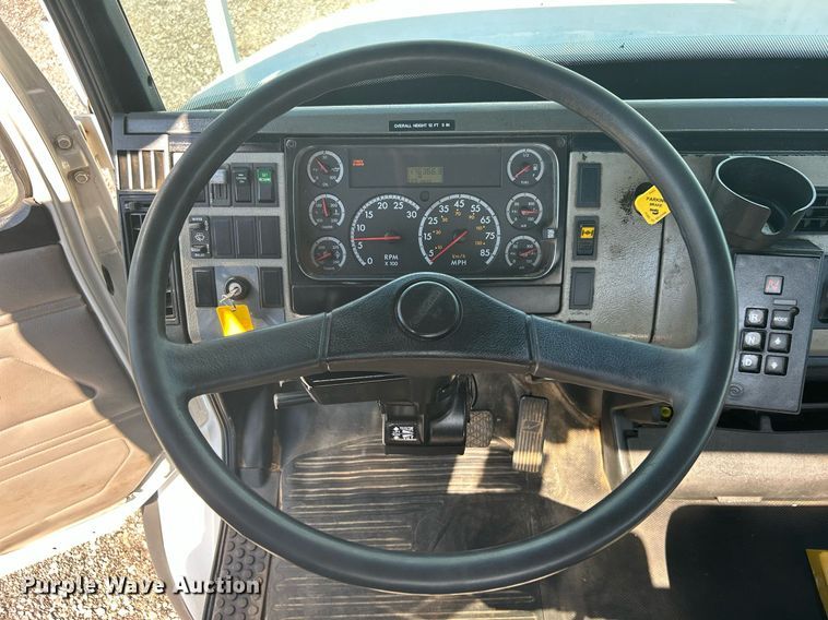 image for item KW9089 2003 Freightliner FL80  bucket truck