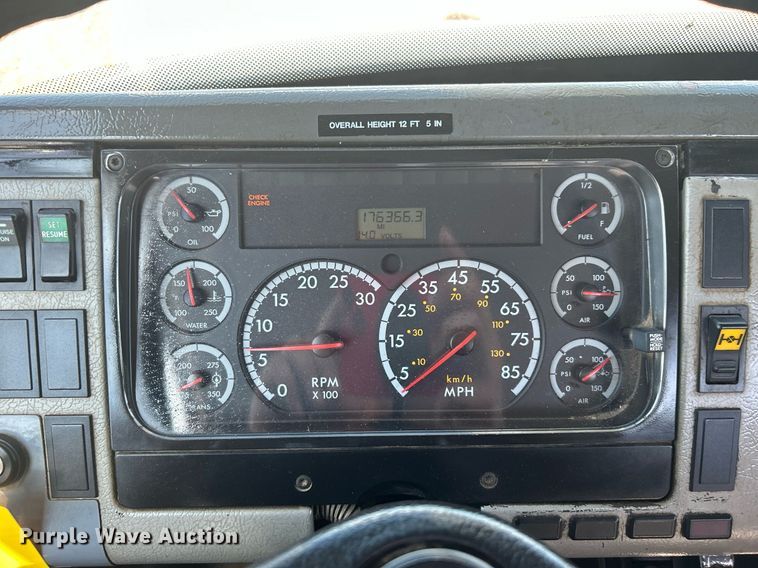 image for item KW9089 2003 Freightliner FL80  bucket truck