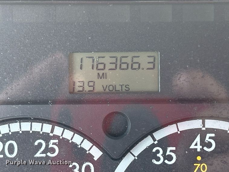 image for item KW9089 2003 Freightliner FL80  bucket truck