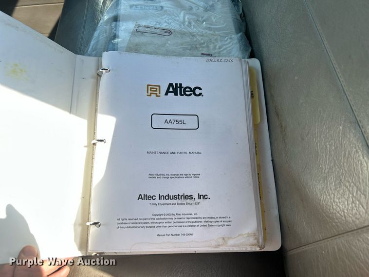 image for item KW9089 2003 Freightliner FL80  bucket truck