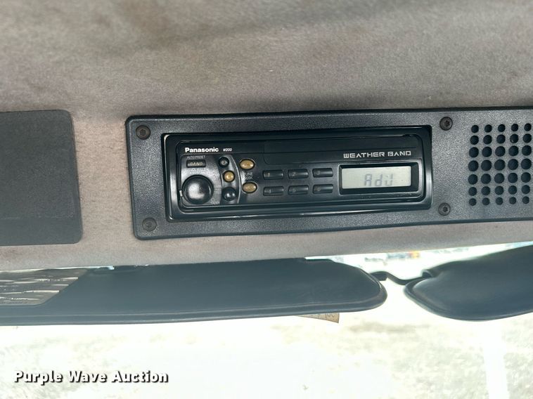 image for item KW9089 2003 Freightliner FL80  bucket truck