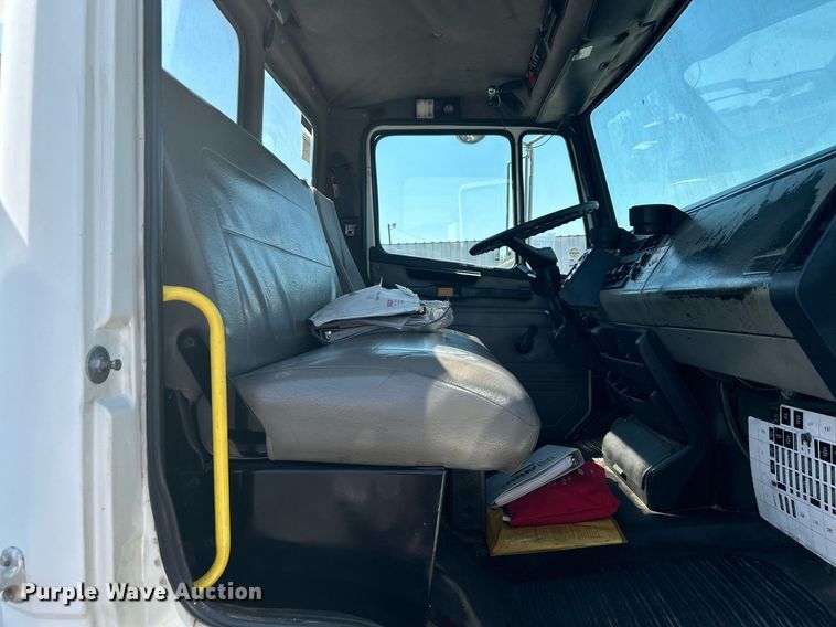 image for item KW9089 2003 Freightliner FL80  bucket truck