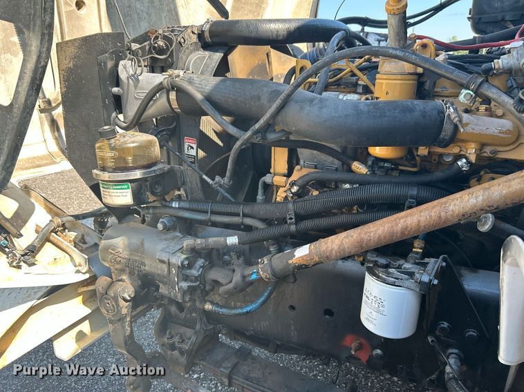 image for item KW9089 2003 Freightliner FL80  bucket truck