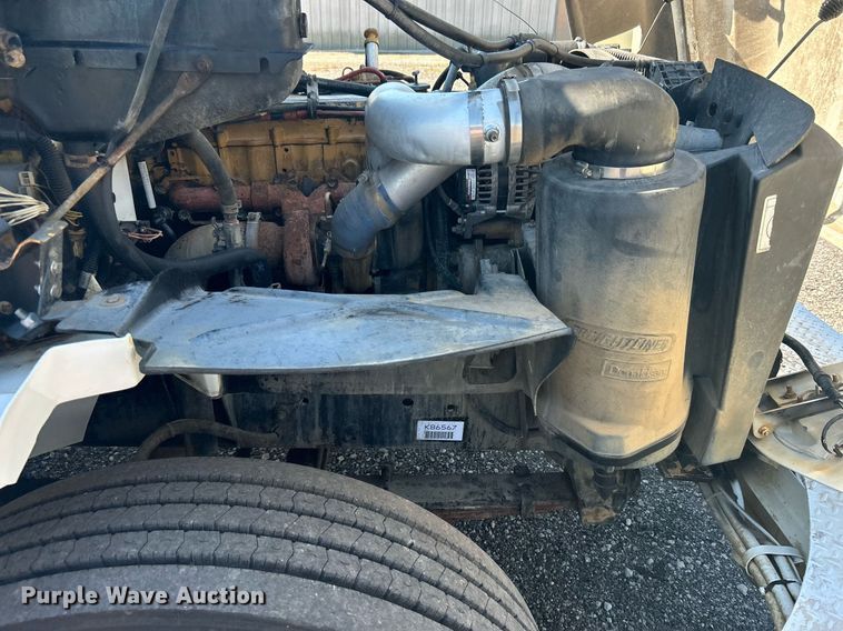 image for item KW9089 2003 Freightliner FL80  bucket truck