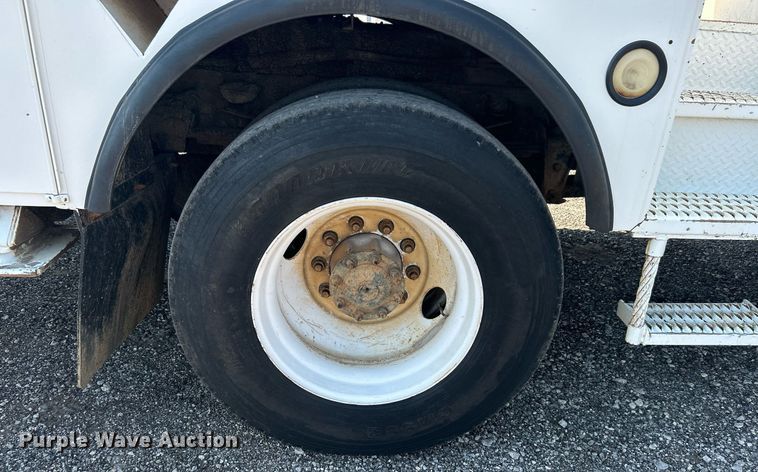 image for item KW9089 2003 Freightliner FL80  bucket truck