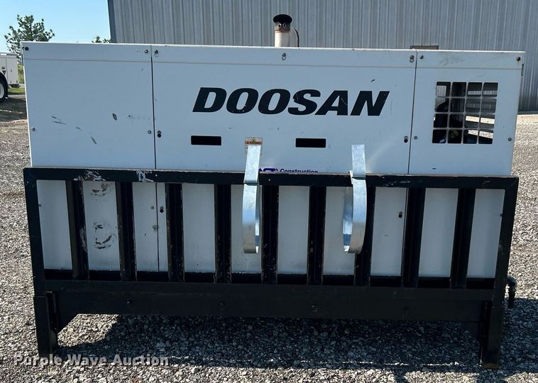 image for item KW9090 2013 Doosan Infracore P185WJDU-FX-T4I  air compressor