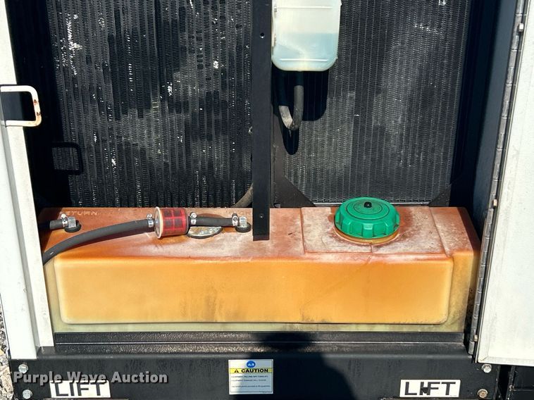 image for item KW9090 2013 Doosan Infracore P185WJDU-FX-T4I  air compressor