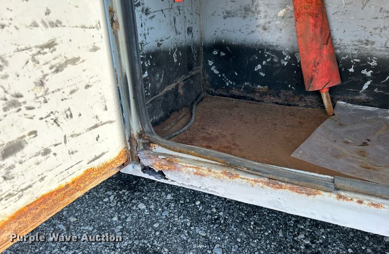 image for item KW9092 2006 Ford F550 Super Duty XL  bucket truck