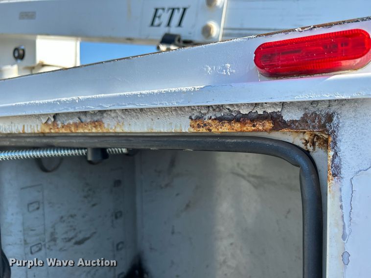 image for item KW9092 2006 Ford F550 Super Duty XL  bucket truck