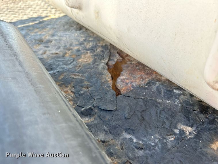 image for item KW9092 2006 Ford F550 Super Duty XL  bucket truck