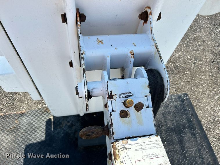 image for item KW9092 2006 Ford F550 Super Duty XL  bucket truck