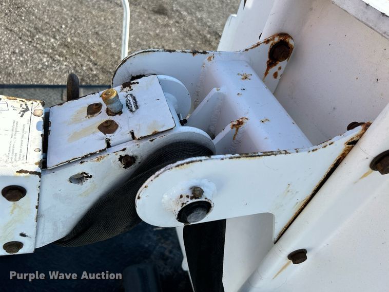 image for item KW9092 2006 Ford F550 Super Duty XL  bucket truck