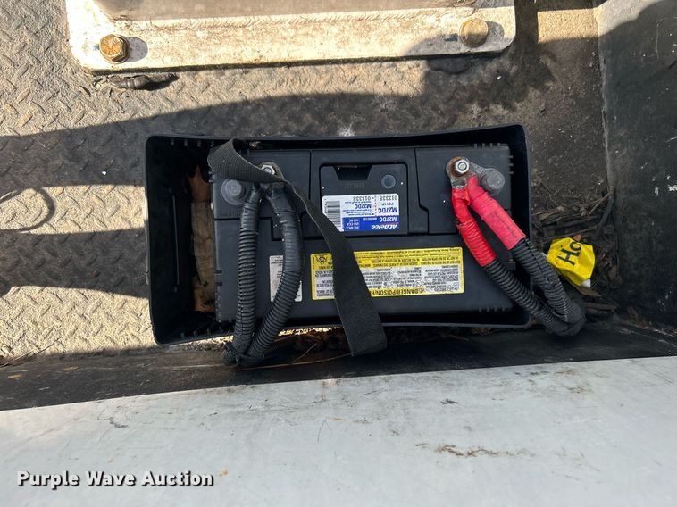 image for item KW9092 2006 Ford F550 Super Duty XL  bucket truck