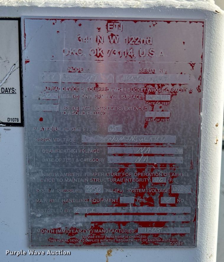 image for item KW9092 2006 Ford F550 Super Duty XL  bucket truck