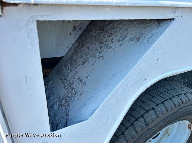 image for item KW9092 2006 Ford F550 Super Duty XL  bucket truck