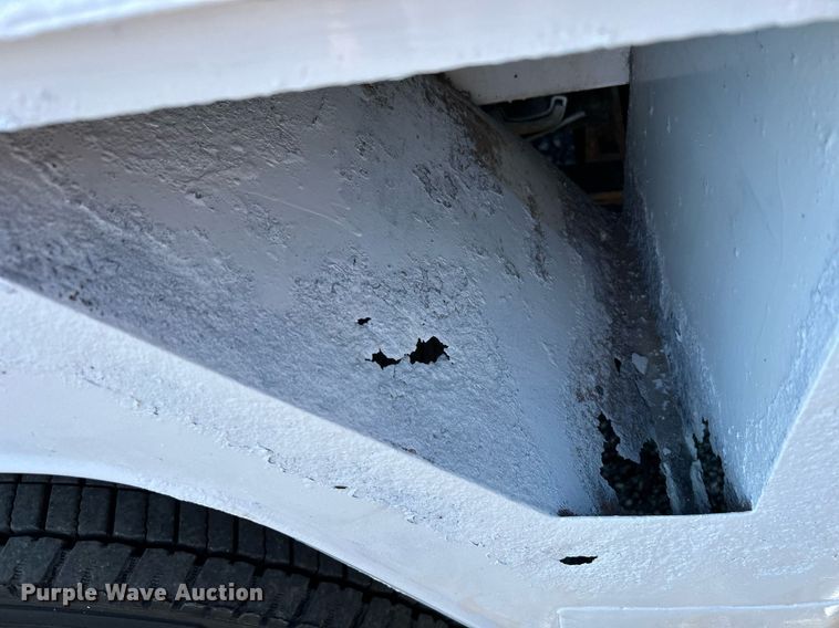 image for item KW9092 2006 Ford F550 Super Duty XL  bucket truck