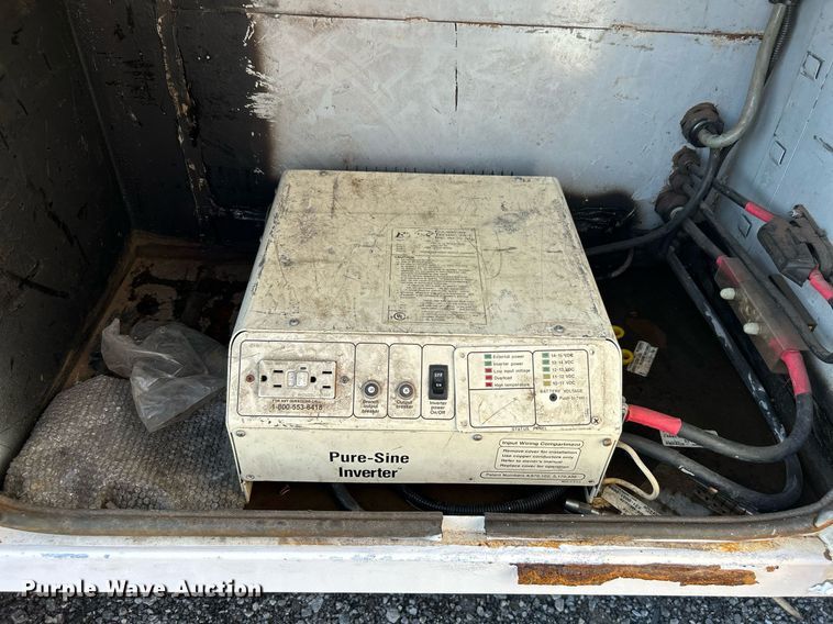 image for item KW9092 2006 Ford F550 Super Duty XL  bucket truck