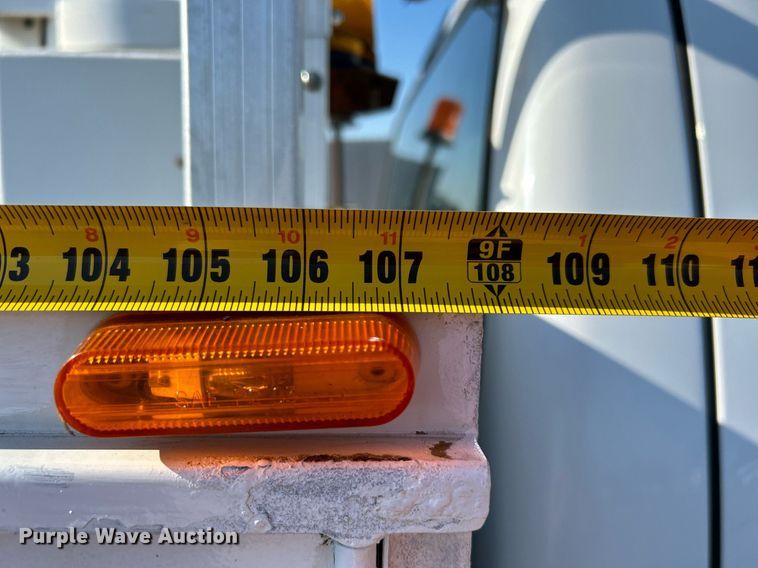 image for item KW9092 2006 Ford F550 Super Duty XL  bucket truck