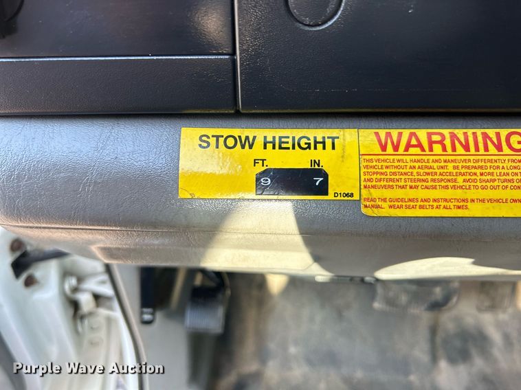 image for item KW9092 2006 Ford F550 Super Duty XL  bucket truck