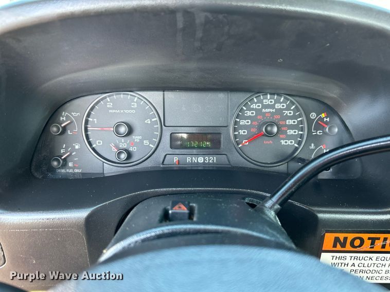 image for item KW9092 2006 Ford F550 Super Duty XL  bucket truck