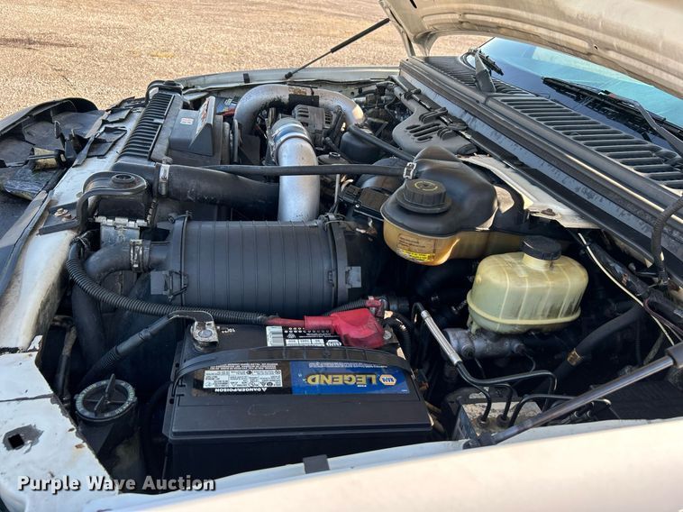 image for item KW9092 2006 Ford F550 Super Duty XL  bucket truck