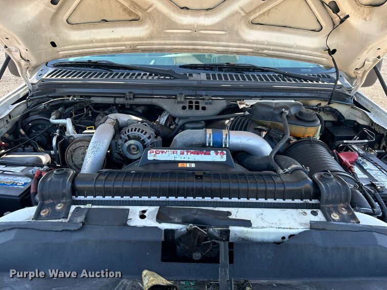 image for item KW9092 2006 Ford F550 Super Duty XL  bucket truck