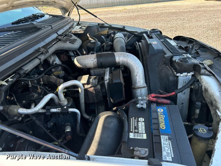 image for item KW9092 2006 Ford F550 Super Duty XL  bucket truck