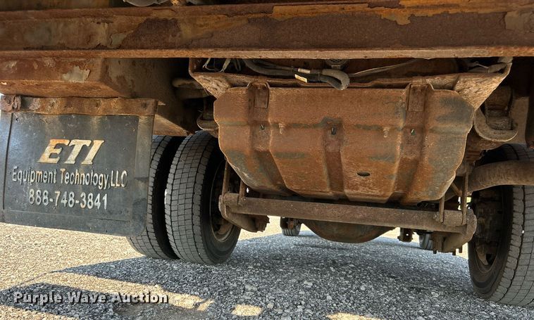 image for item KW9092 2006 Ford F550 Super Duty XL  bucket truck