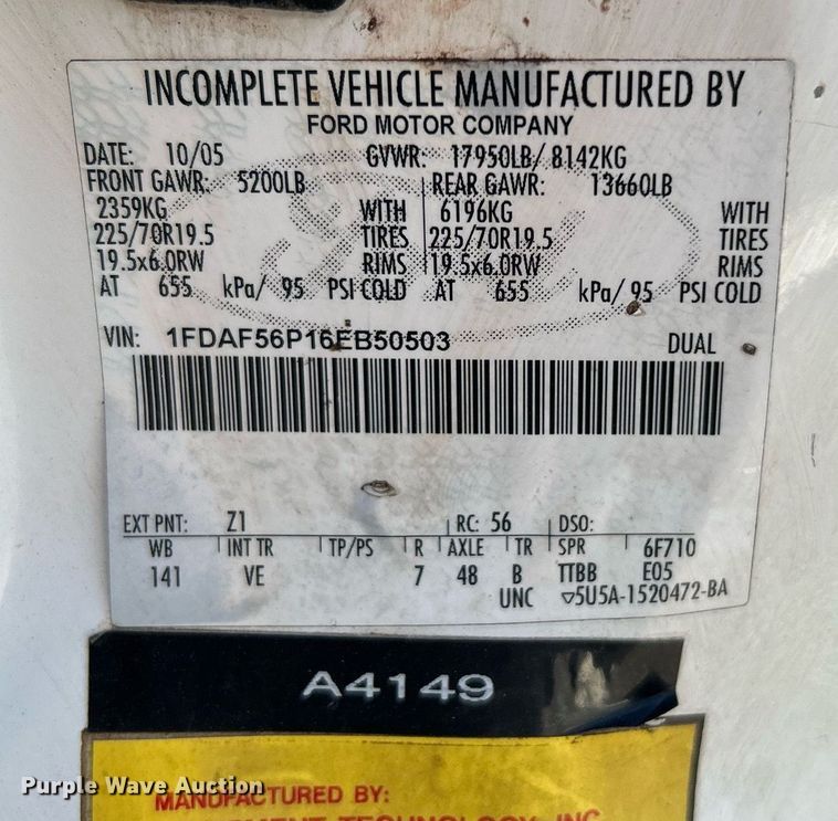 image for item KW9092 2006 Ford F550 Super Duty XL  bucket truck