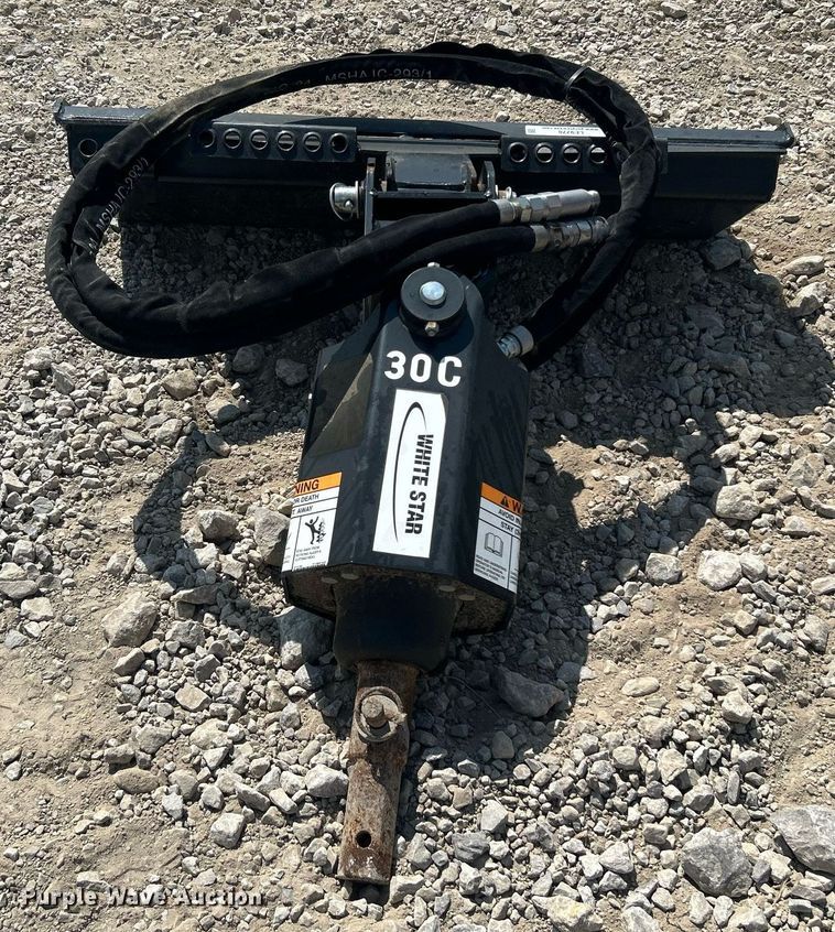 image for item LE9778 2019 Bobcat 30C Auger  skid steer auger