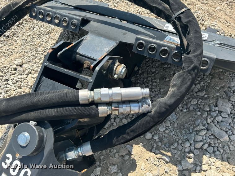 image for item LE9778 2019 Bobcat 30C Auger  skid steer auger