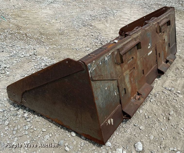image for item LE9784 Bobcat  73"W skid steer bucket