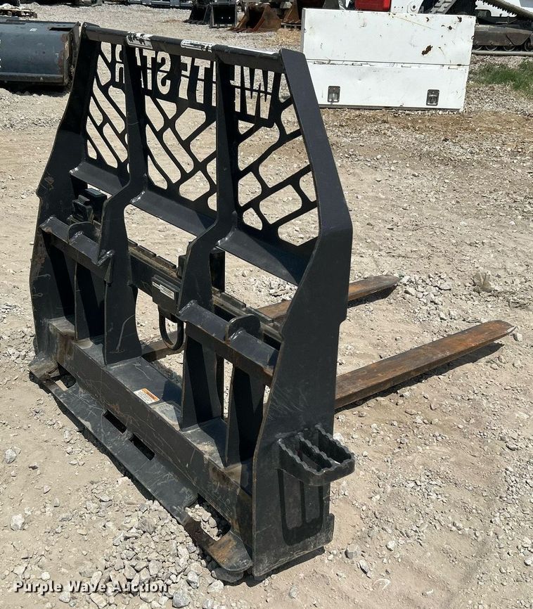 image for item LE9785 2021 Paladin  skid steer forks