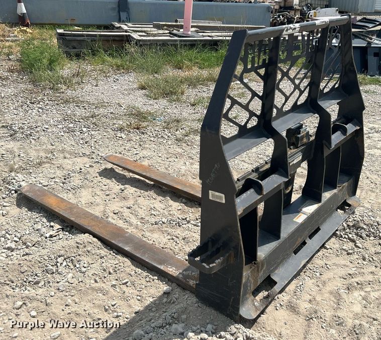 image for item LE9785 2021 Paladin  skid steer forks