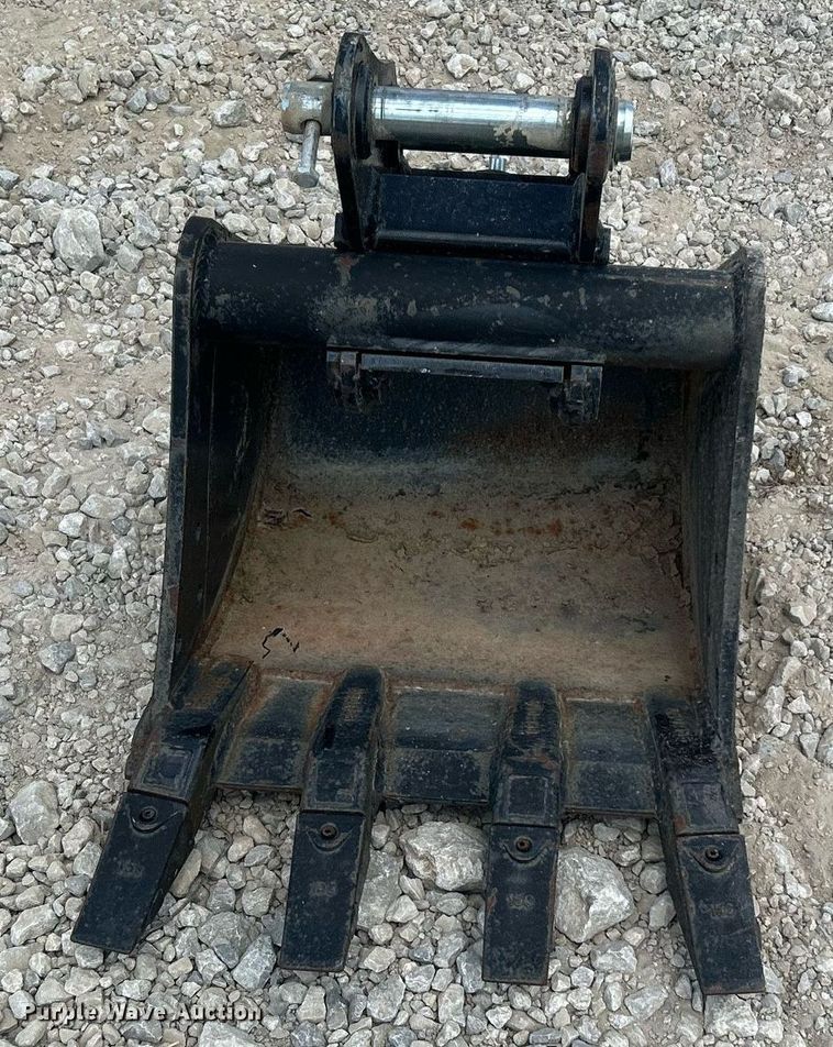 image for item LE9786 TAG  17"W bucket