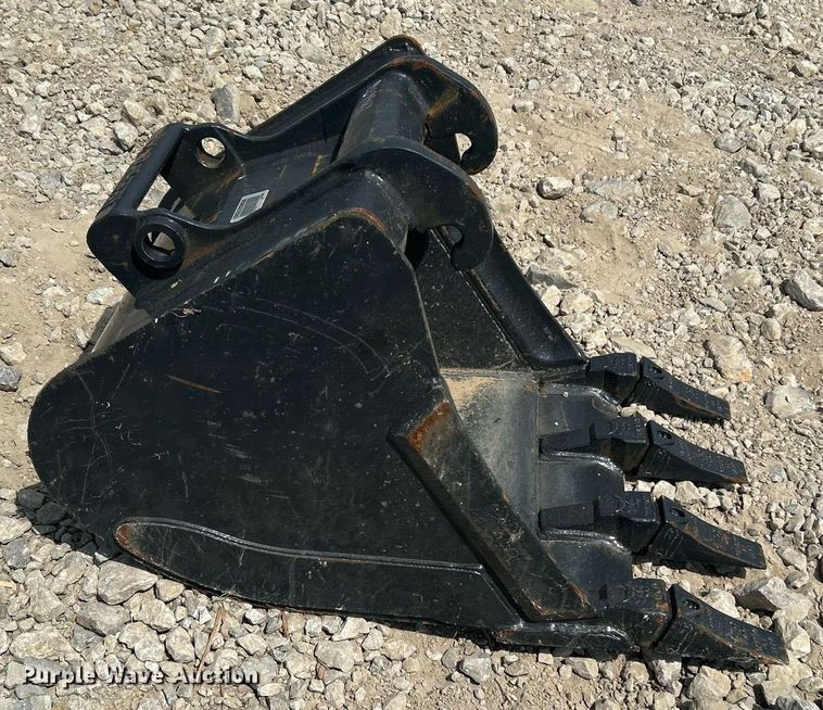 image for item LE9787 Bobcat  excavator bucket