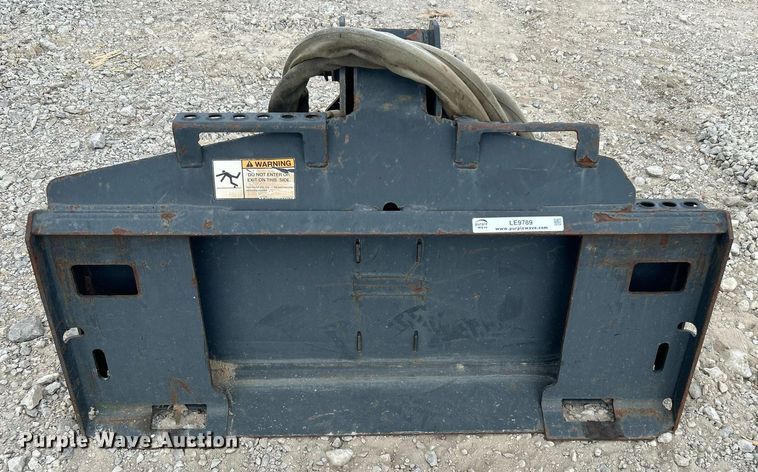 image for item LE9789 2012 Bobcat  skid steer auger