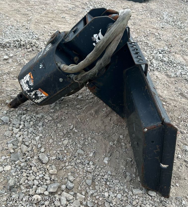 image for item LE9789 2012 Bobcat  skid steer auger