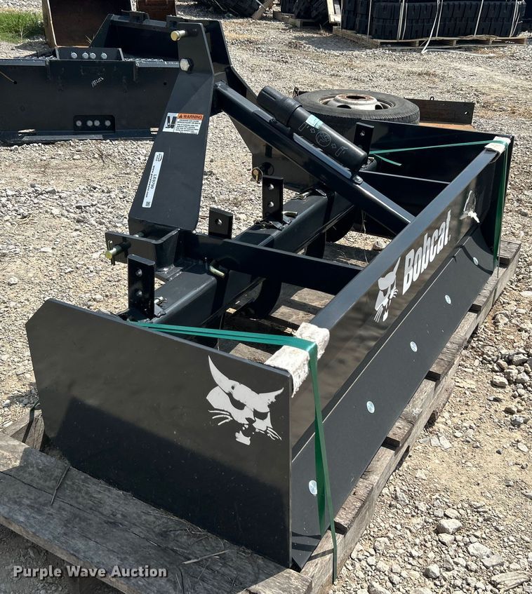 image for item LE9790 Bobcat Blade Box 60  box blade