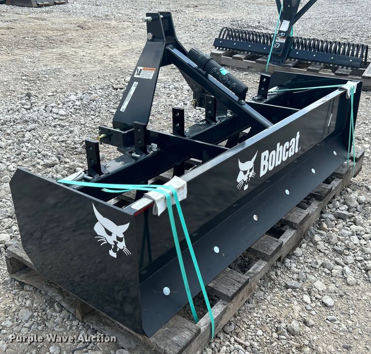 image for item LE9791 Bobcat Blade Box 72  box blade