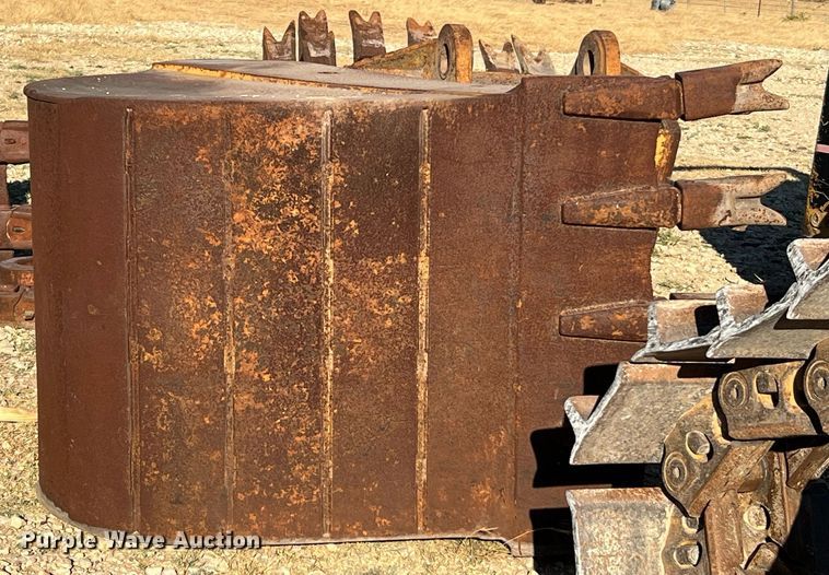 image for item LF9415 42" W excavator bucket