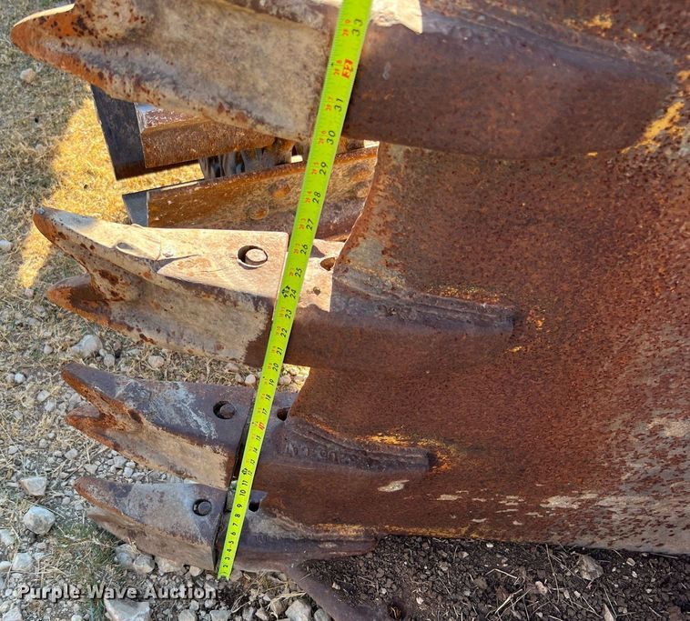 image for item LF9415 42" W excavator bucket