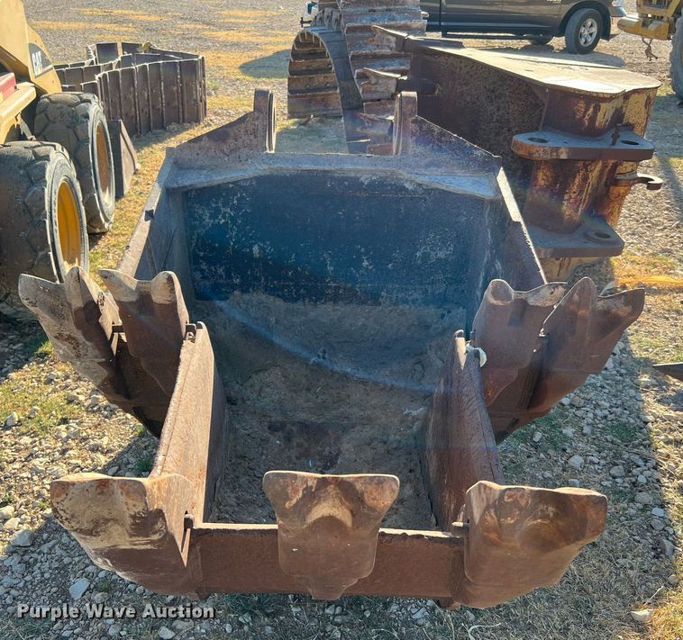 image for item LF9417 48" W excavator bucket