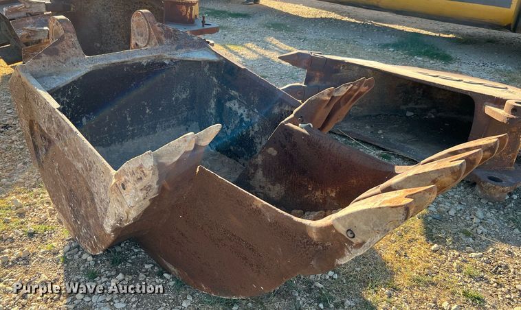 image for item LF9417 48" W excavator bucket